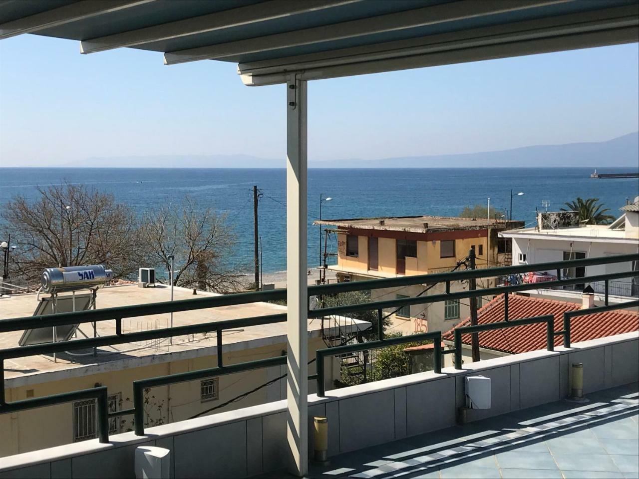 Apartamento Tg Kalamata Beach Studio With Sea View Terrace Exterior foto