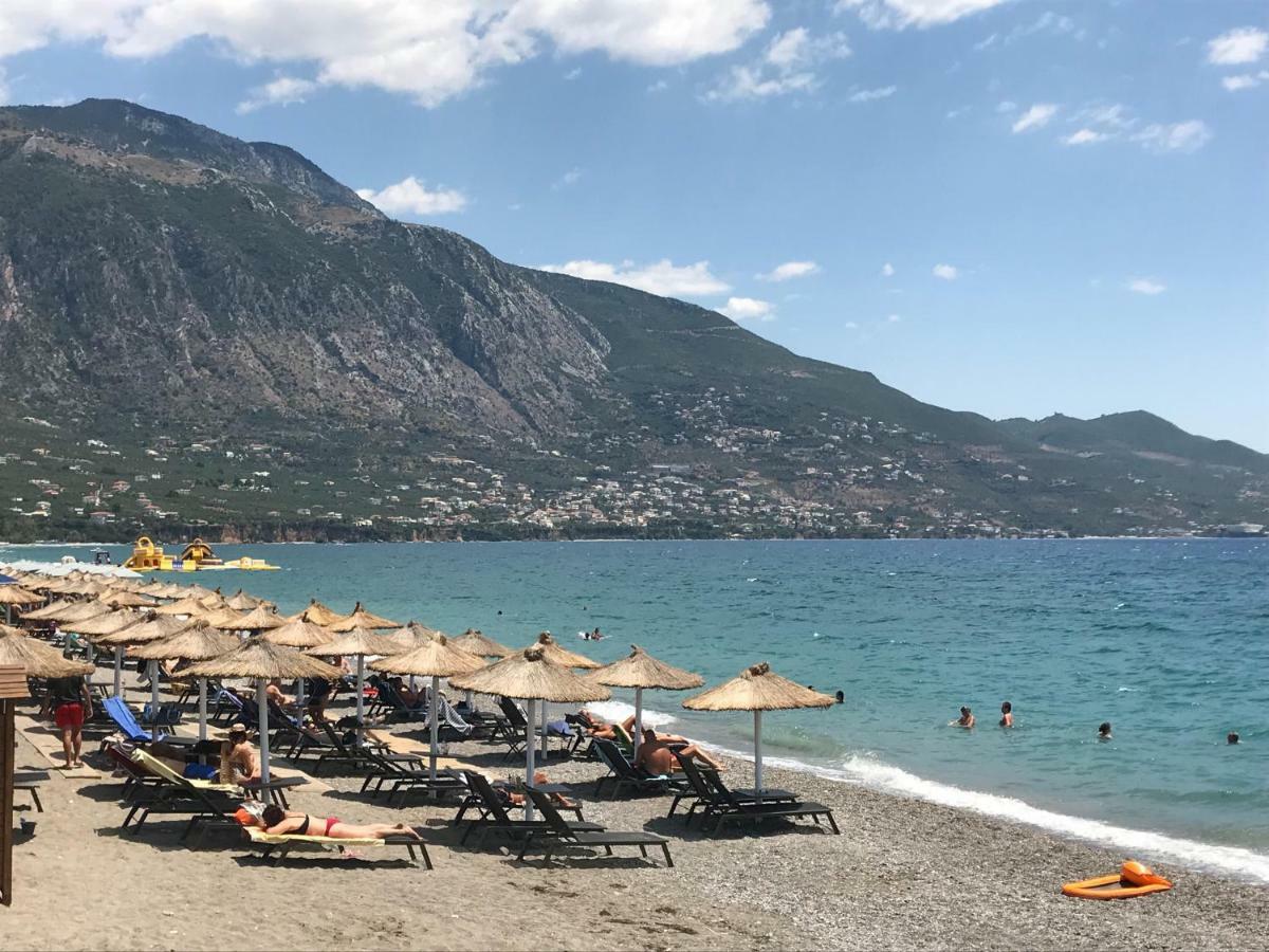 Apartamento Tg Kalamata Beach Studio With Sea View Terrace Exterior foto